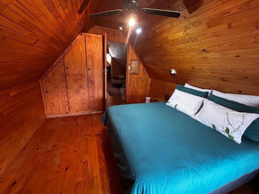 5 Bedroom Property for Sale in Stilbaai Wes Western Cape